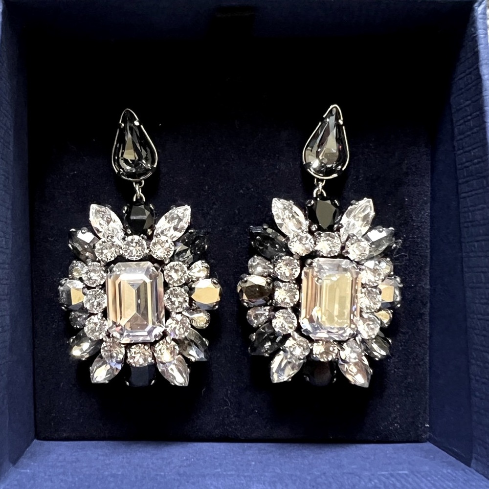 ✨ SWAROVSKI SHOUROUK EARRINGS ✨